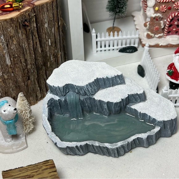 LIGHT UP CHRISTMAS TOWN FAIRY GARDEN GIFT SET - Picture 8 of 16